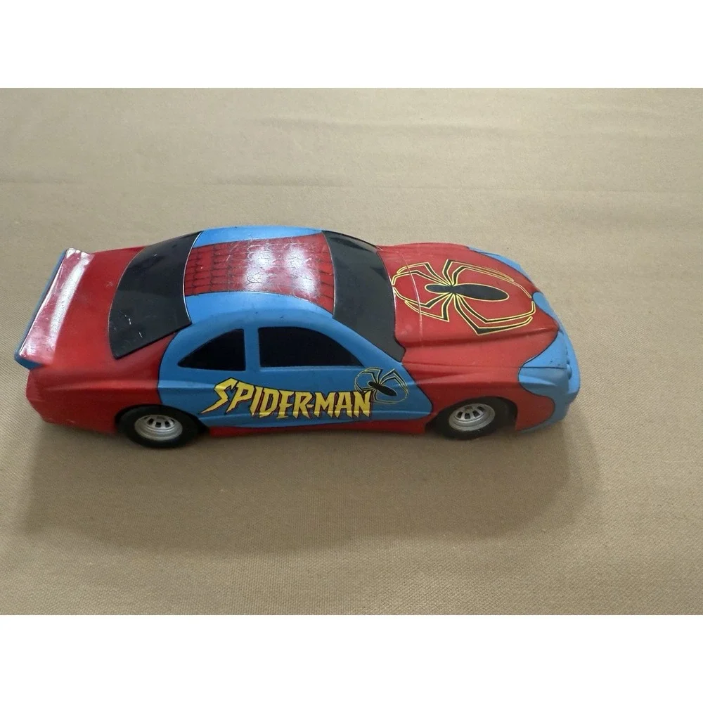 Marvel Spiderman Vintage 2003 Wired RC Remote Control Car Comic Book - No Remote